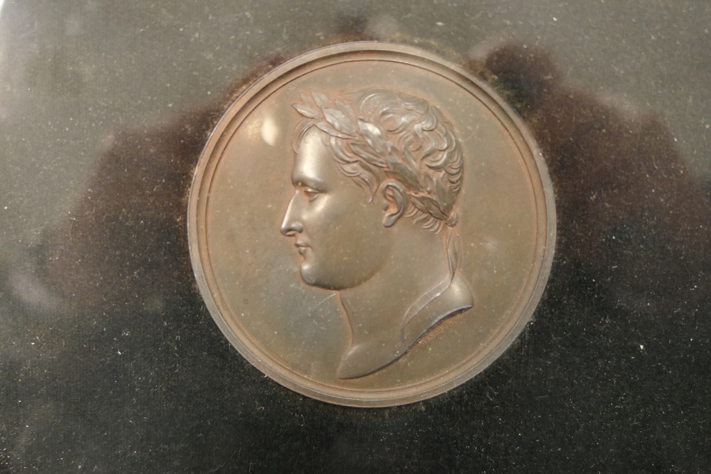 Napoleon Bonaparte commemorative medallion, by Andrieu, 6.5cm, mounted within a later black coloured - Image 2 of 4