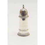 George V silver sugar castor, Birmingham 1934, cylinder form with a single horizontal band, domed