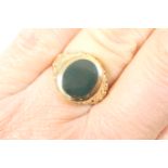 9ct gold bloodstone signet ring, oval bloodstone in a polished border with chased gallery and