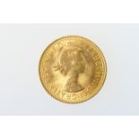Queen Elizabeth II gold sovereign, 1968 (EF), weight approx. 8g