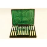 Cased set of late Victorian silver fish knives and forks, Sheffield 1900, six place settings,