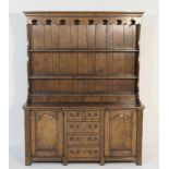 Quality oak Welsh dresser in the Georgian style, attributed to Titchmarsh and Goodwin, late 20th