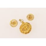 Italian gold filigree pendant and near matching earrings, the circular pendant worked in a