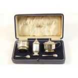 George V silver condiment set, by Mappin & Webb, Birmingham 1931, comprising pepper pot, wet mustard