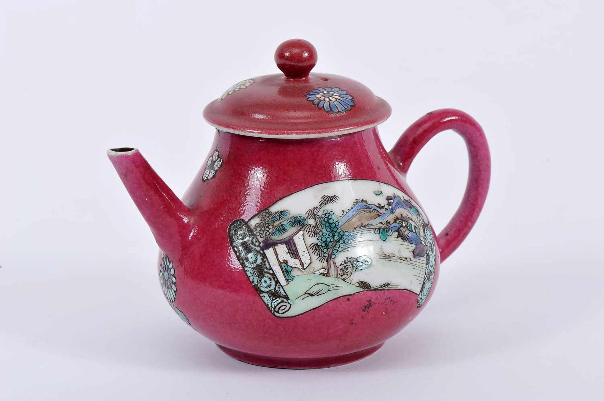 A Teapot, Chinese export porcelain, "ruby" decoration with polychrome reserves "Oriental - Bild 2 aus 2