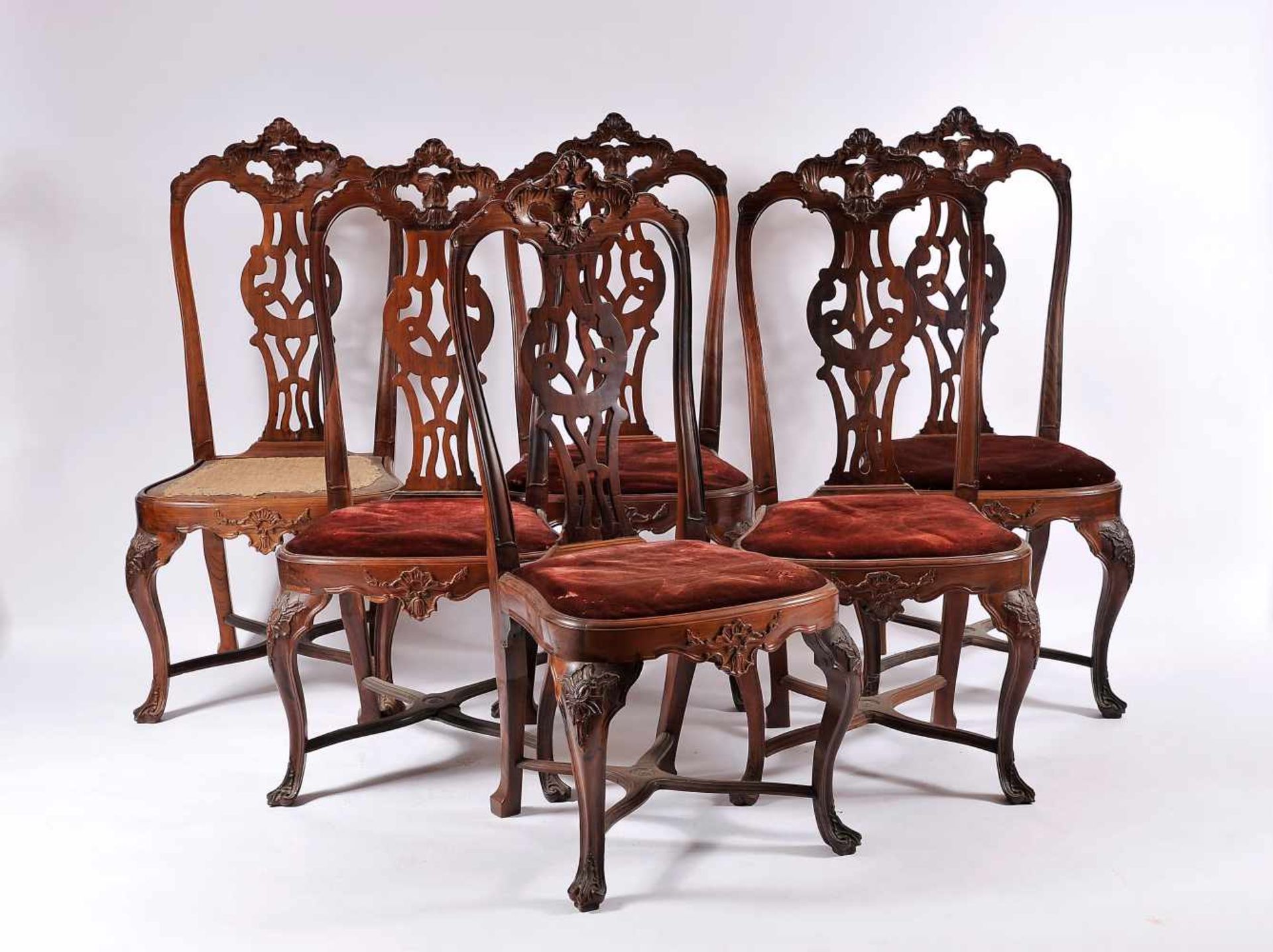 A Set of Twelve Chairs, D. José I, King of Portugal (1750-1777), carved Brazilian rosewood, - Bild 2 aus 2