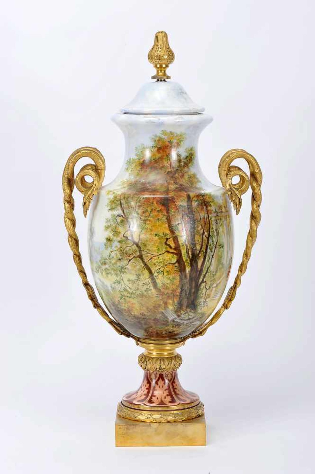 An Urn, painted milk glass, polychrome decoration "Landscape with grove", gilt bronze applications - Bild 2 aus 4