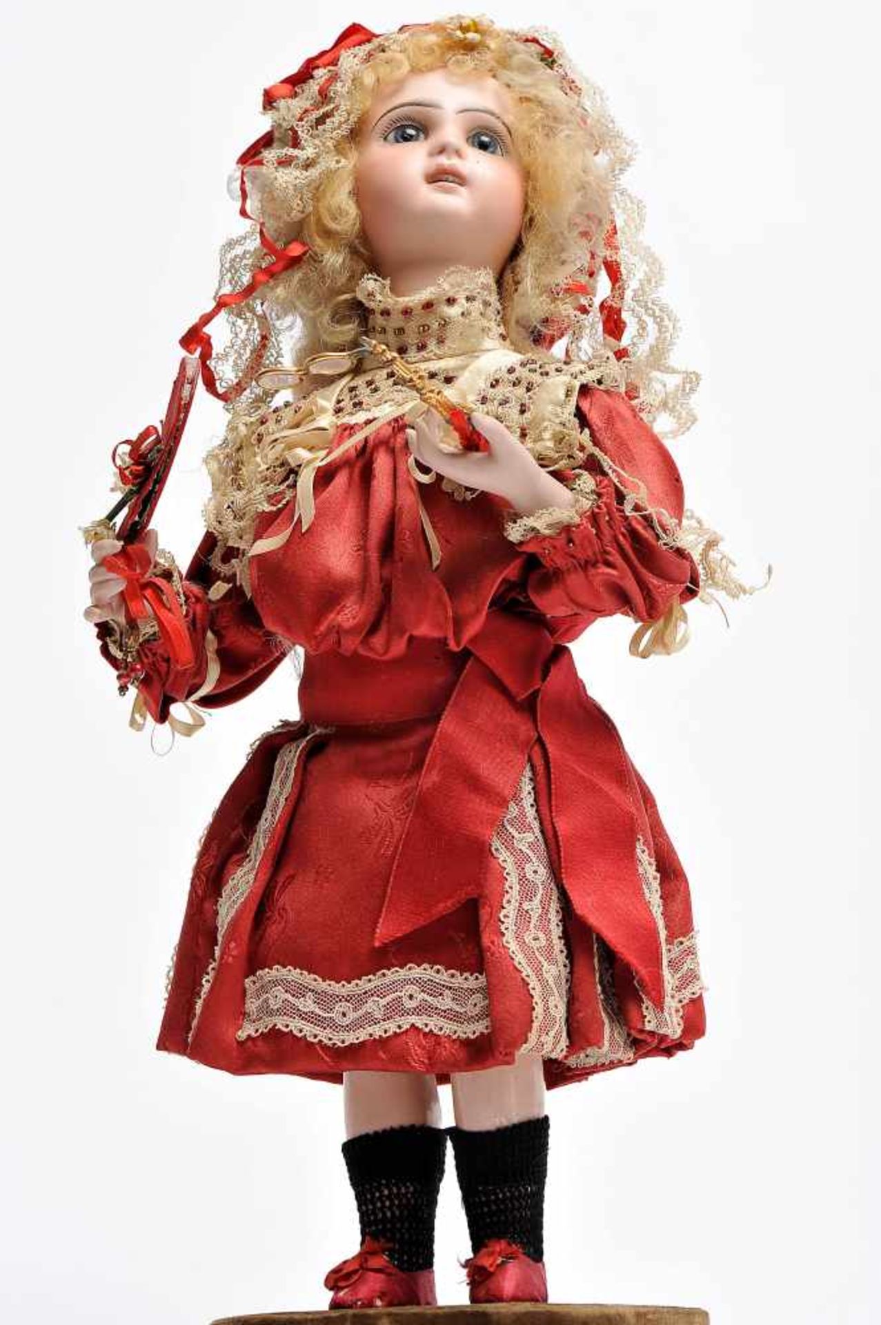 LEOPOLD LAMBERT - SÉC. XIX/XX, A Winding Musical Automaton "doll with monoculars", biscuit jumeau - Bild 2 aus 2