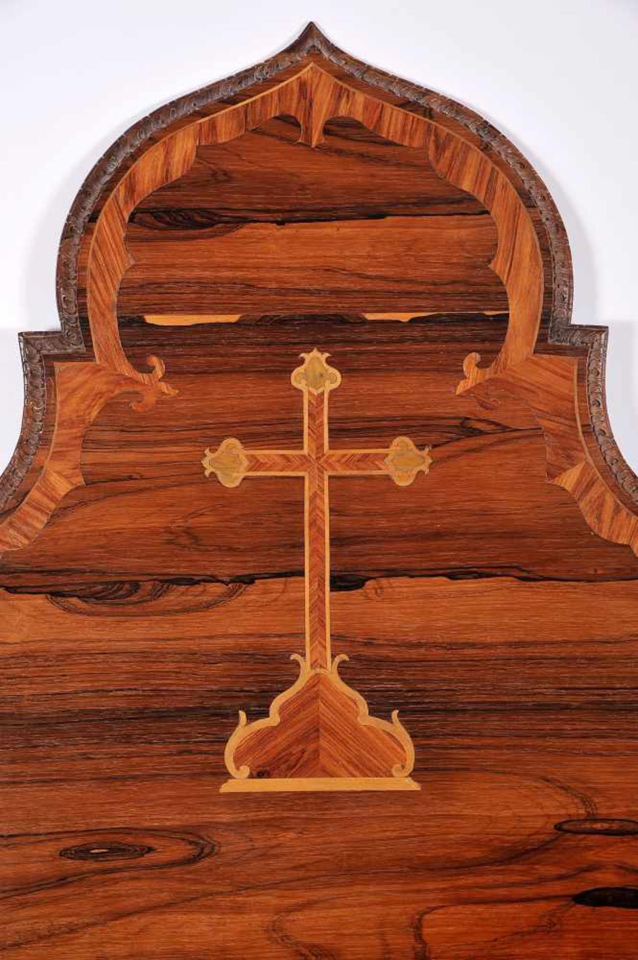 A Bed, D. João V, King of Portugal (1706-1750), carved Brazilian rosewood, headboard with - Bild 2 aus 2