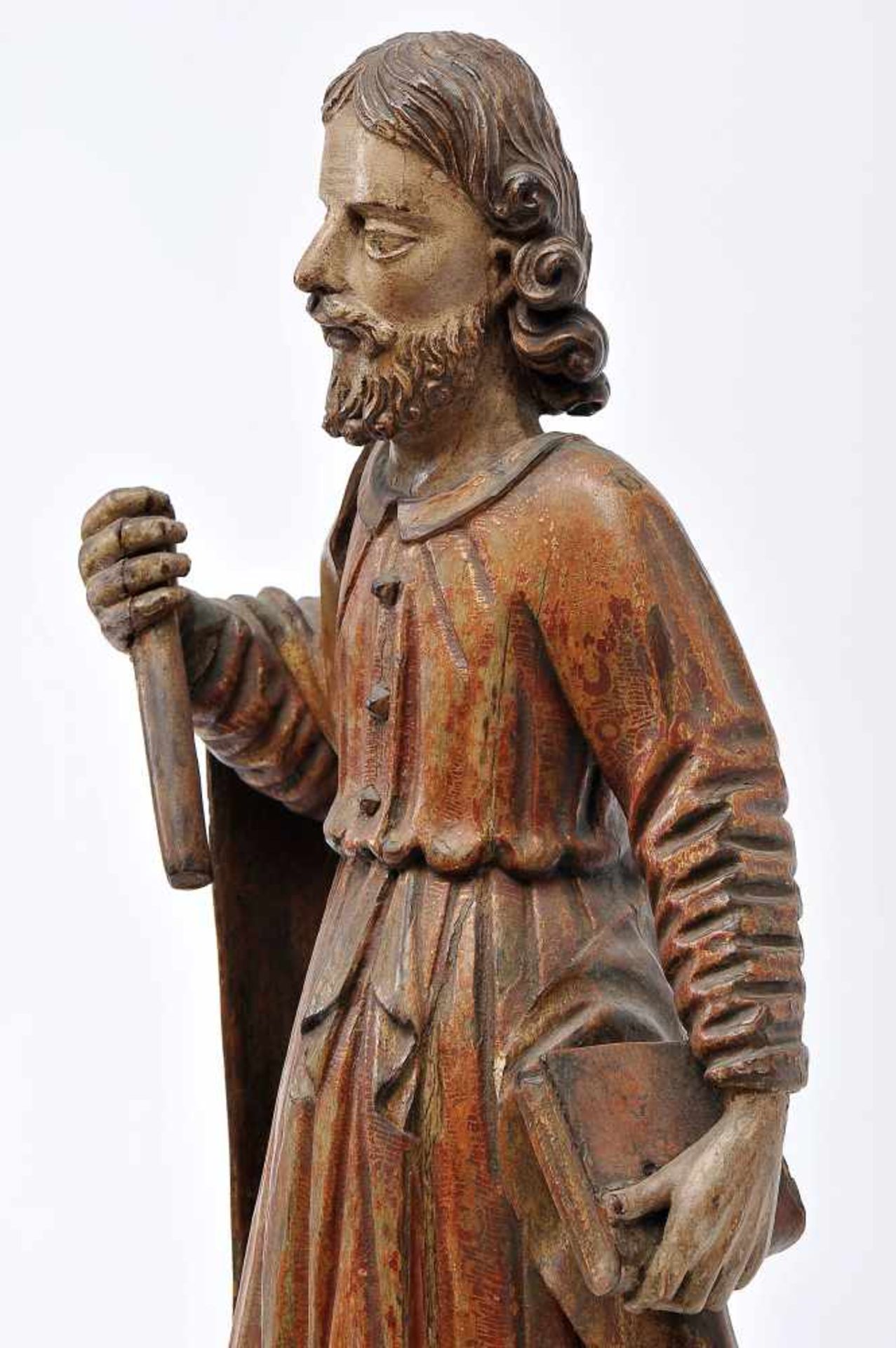 Saint Jude Thaddeus, gilt and polychrome wood carving, base with inscription, Portuguese, 17th C., - Bild 2 aus 2