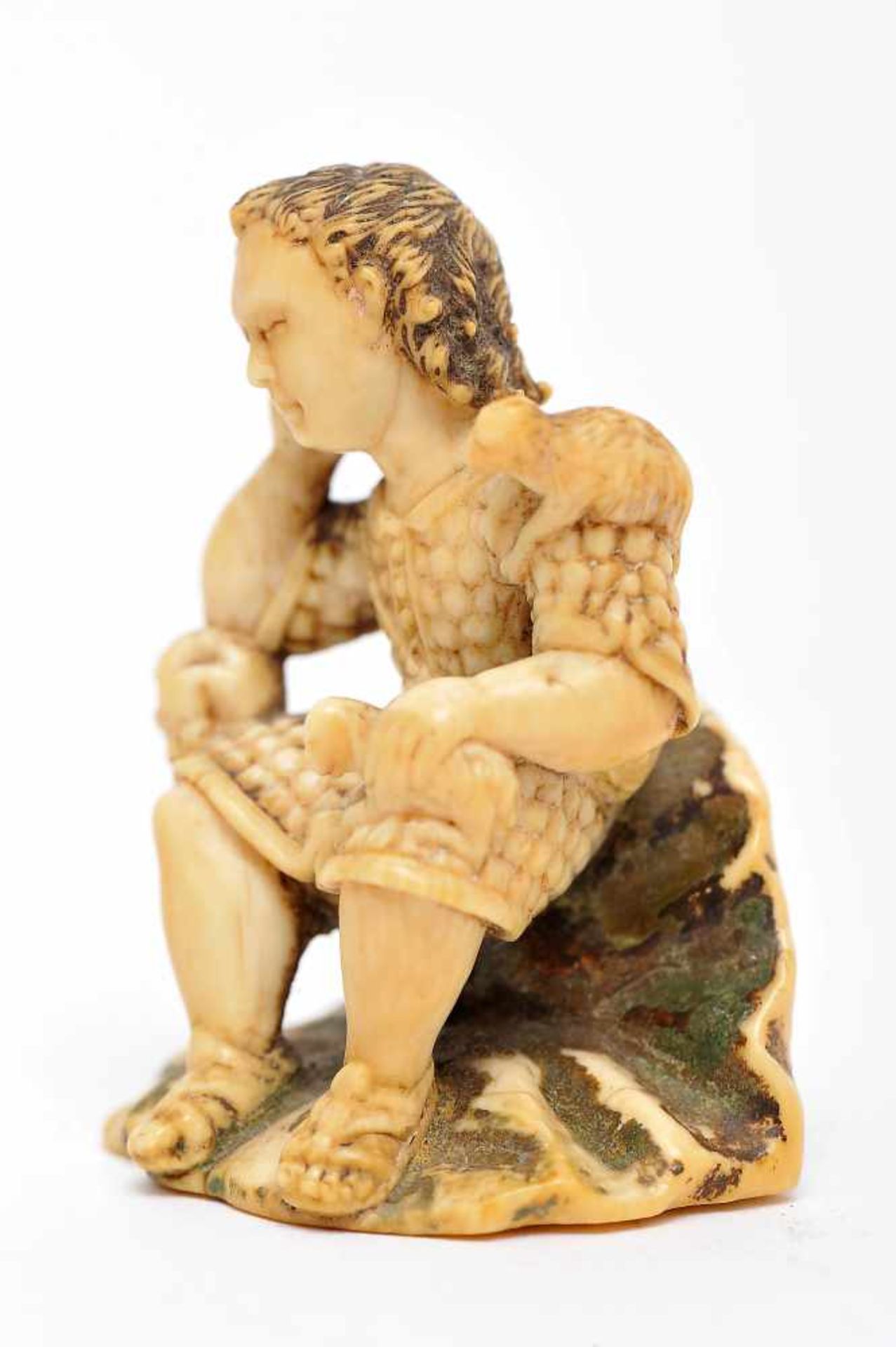 Child Jesus, The Good Shepherd sitting, partly painted ivory sculpture, Indo-Portuguese, 17th C., - Bild 2 aus 2