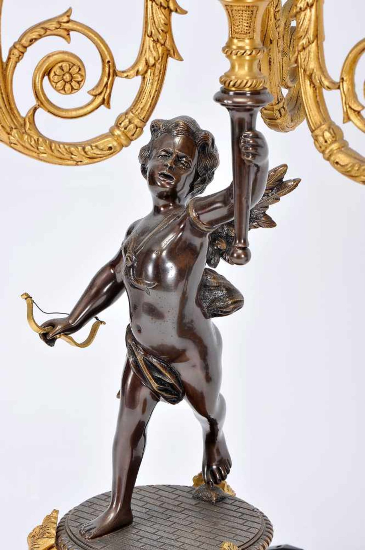 A Garniture - Gantry Clock and a pair of Six-light Candelabra, Empire manner, patinated bronze - Bild 3 aus 3