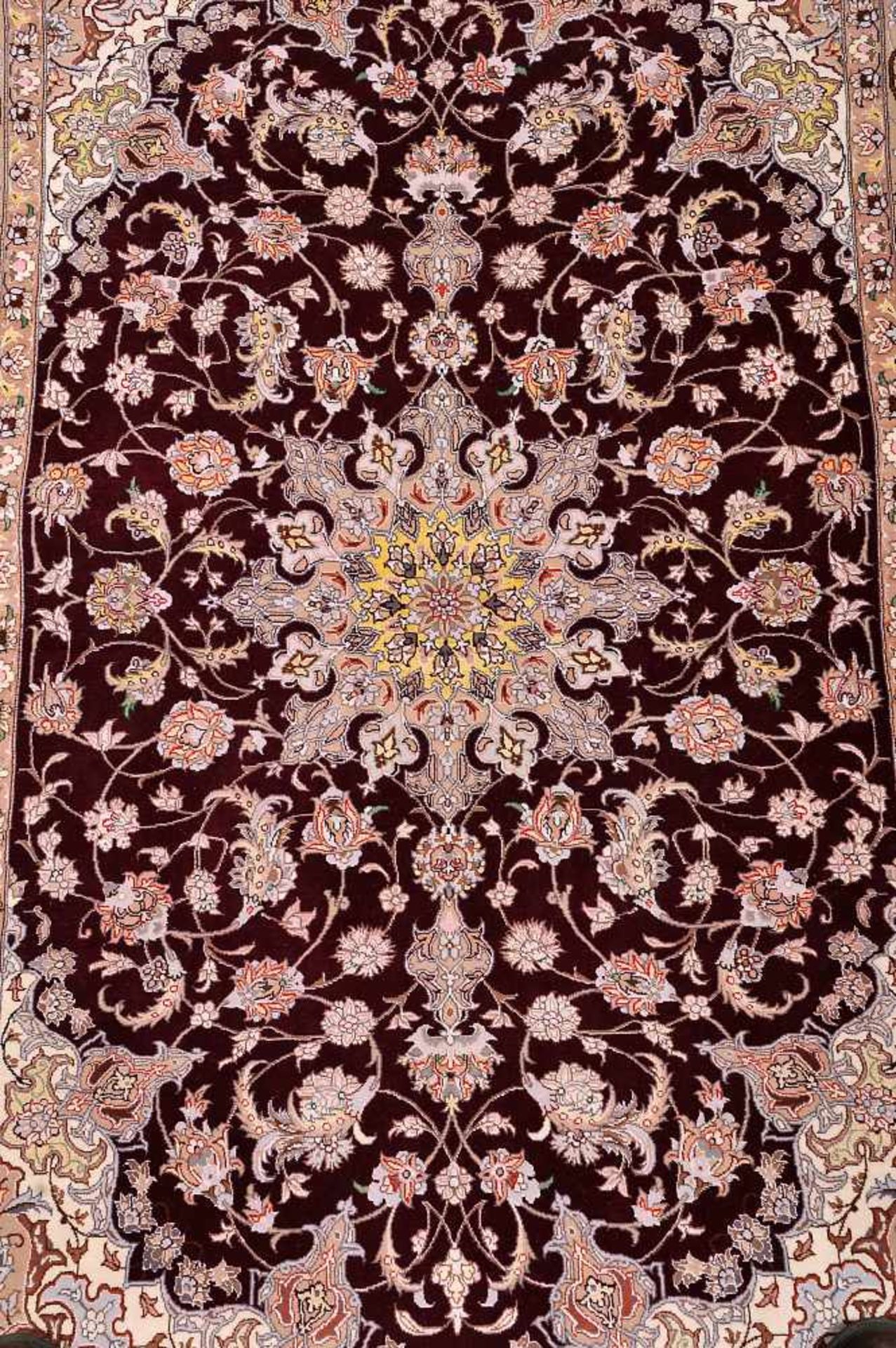 A "Isfahan" Carpet, silk and wool yarn, polychrome decoration "Flower", Iranian, 20th/21st C., signs - Bild 4 aus 4