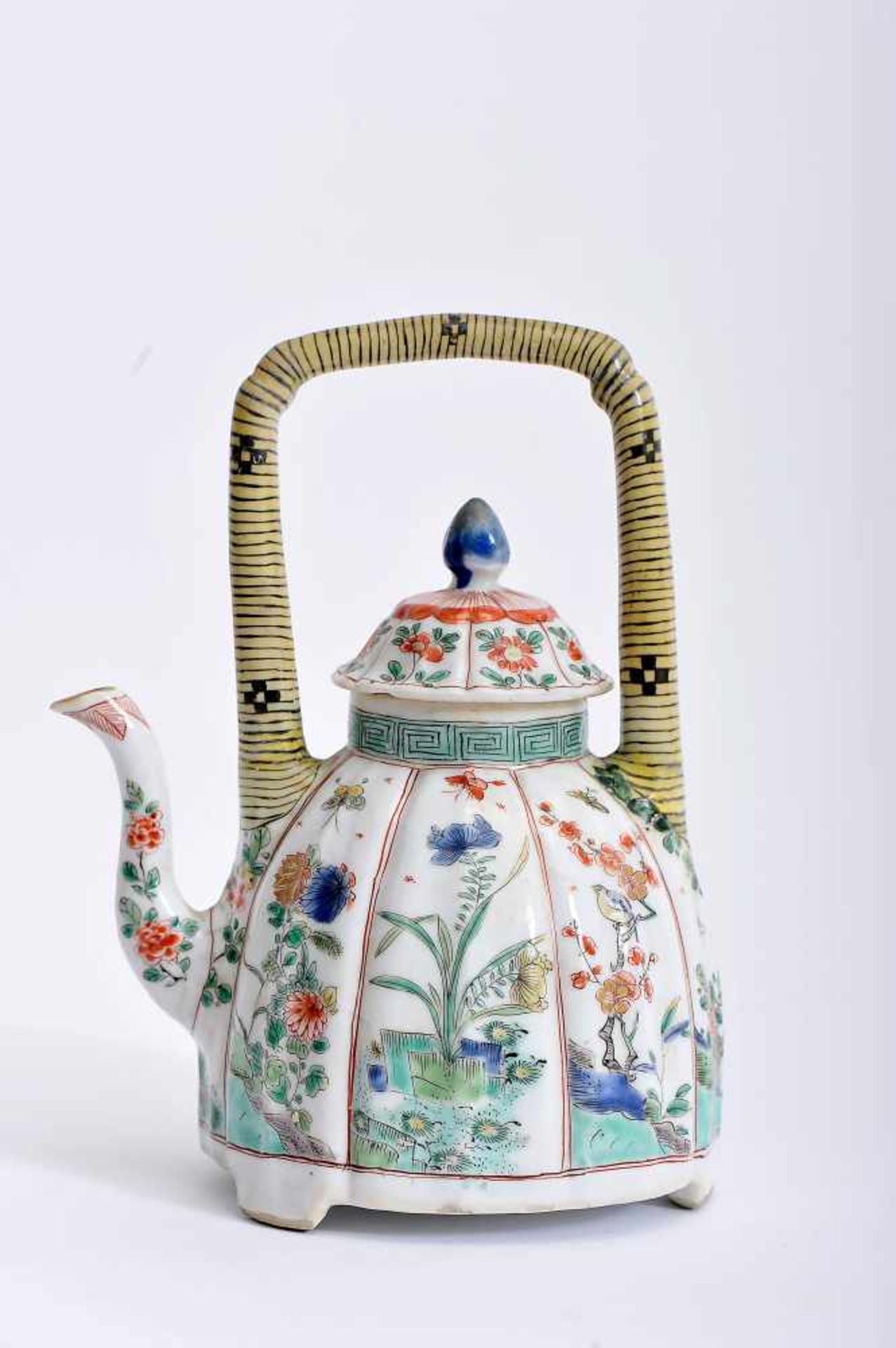 A Teapot with Cover, Chinese export porcelain, «famille verte» and polychrome decoration "