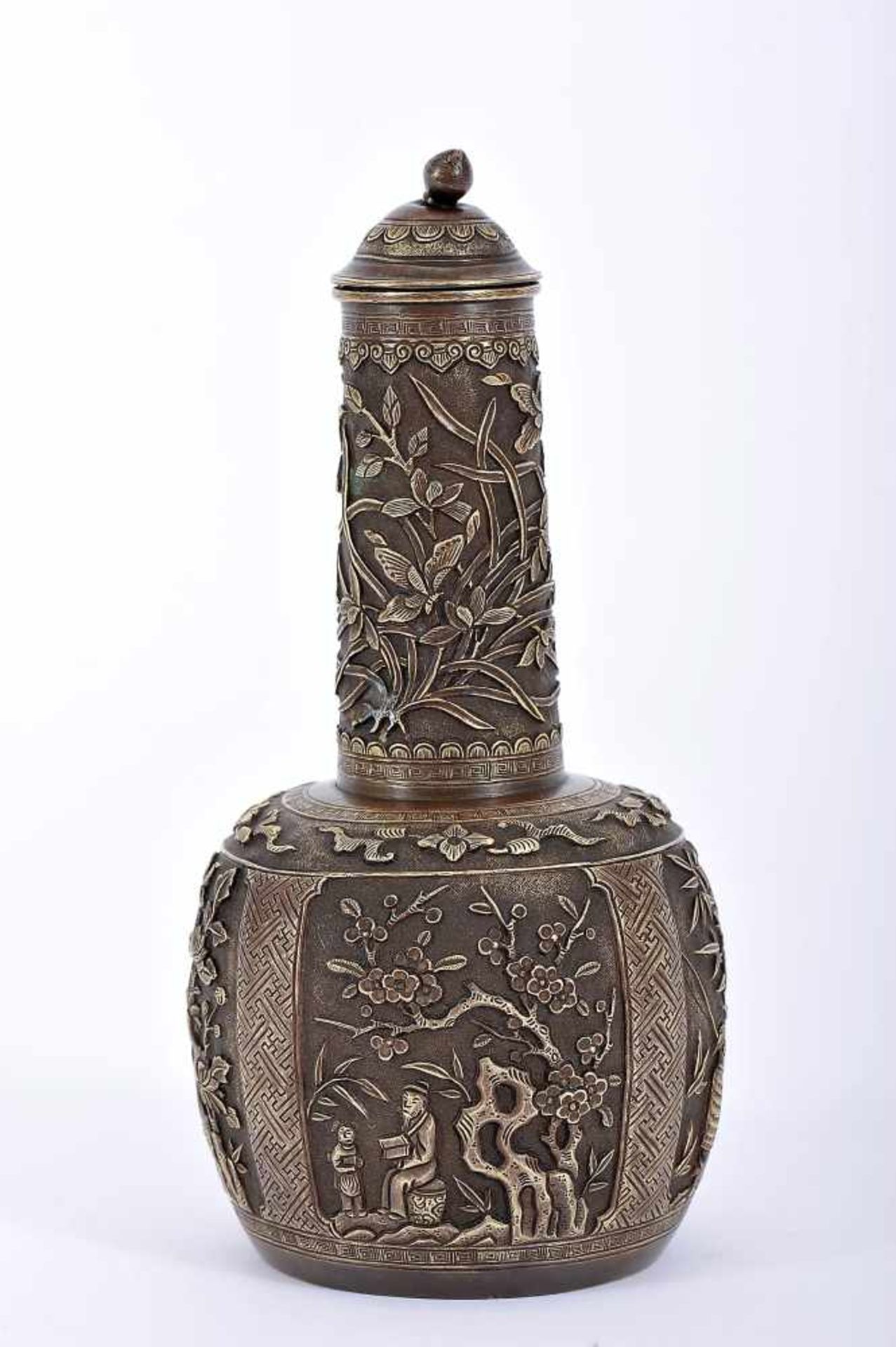 A Flask with cover, bronze, engraved decoration en relief "Crafts of China", Chinese, 19th C.,