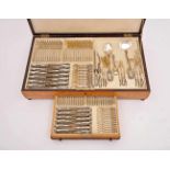 Flatware for twelve people, 833/1000 silver, decoration en relief with Shell motifs, composed of