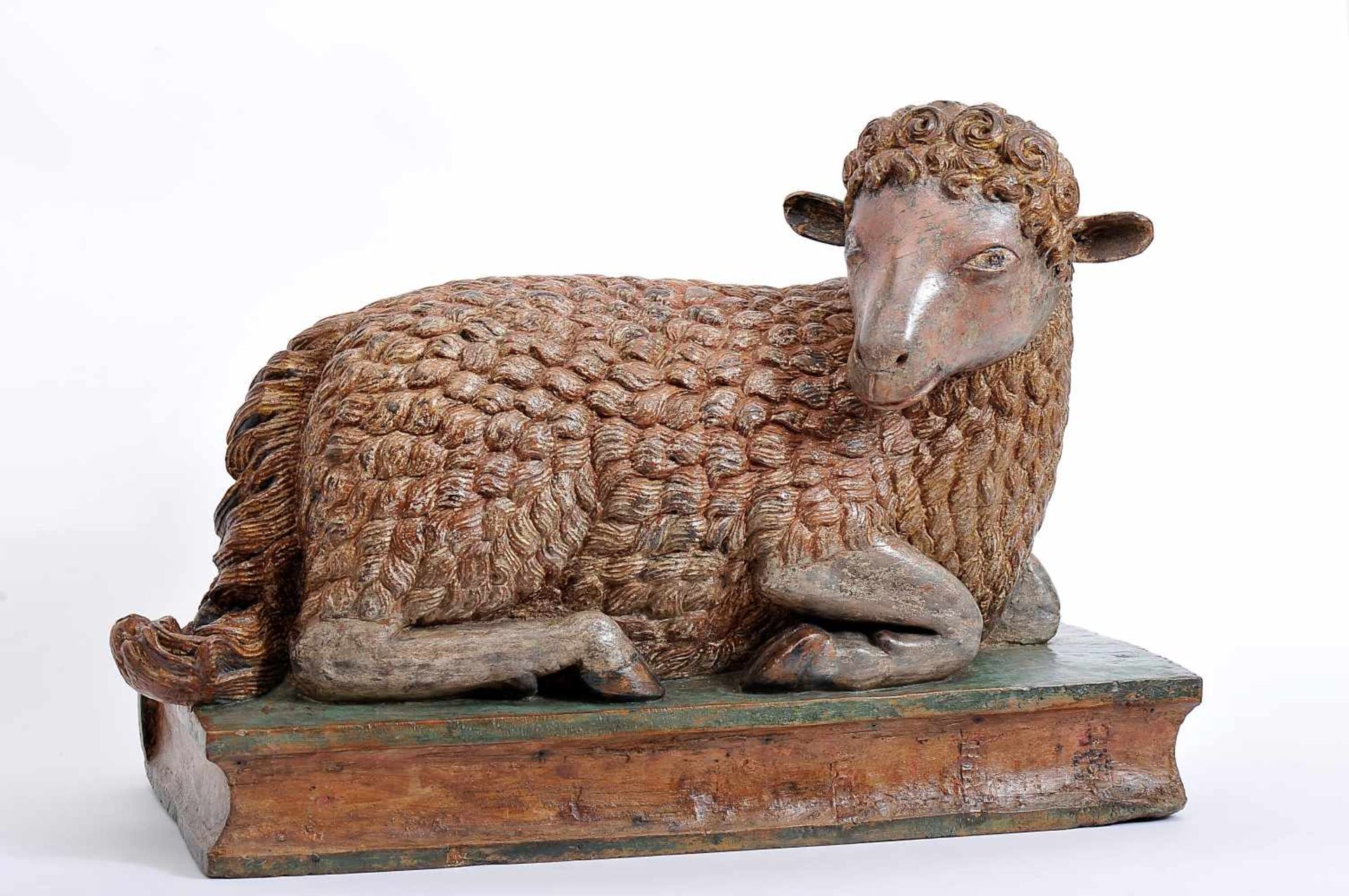 Agnus Dei, painted teak sculpture with traces of gilding, Indo-Portuguese, 17th C., small - Bild 2 aus 2