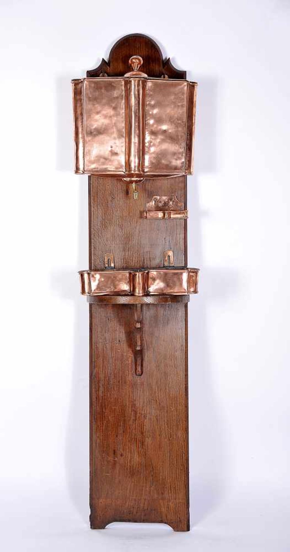 Wall fountain to wash hands, copper, composed of covered water tank, basin and soap holder,