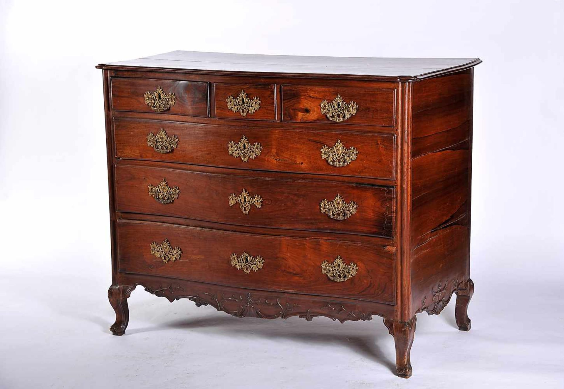 A Chest of Drawers, D. José I, King of Portugal (1750-1777), carved Brazilian rosewood, scalloped, - Bild 2 aus 2