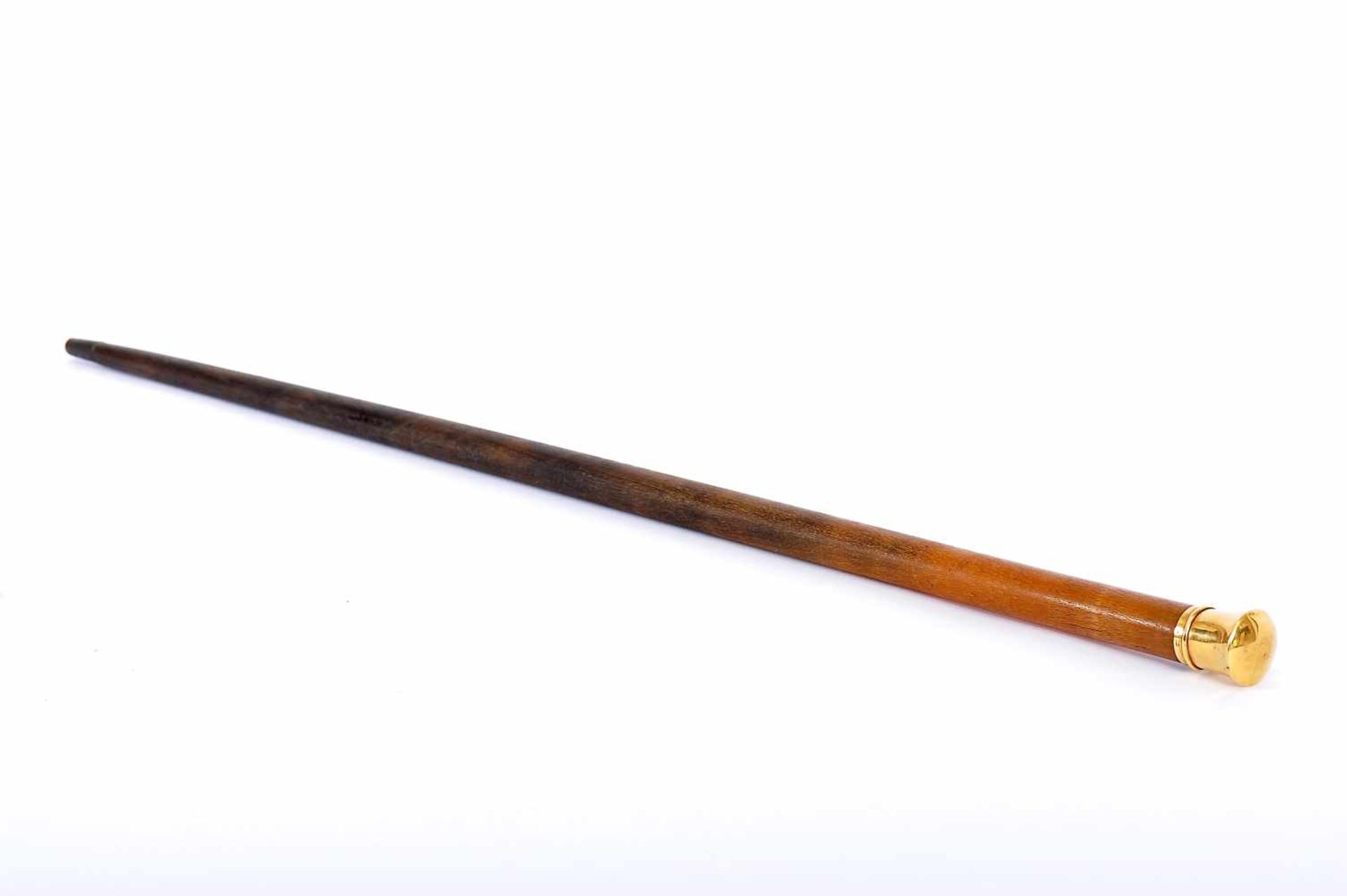 A walking Stick, Rhino horn, 800/1000 gold handle, Portuguese, 19th C., signs of use, Oporto assay