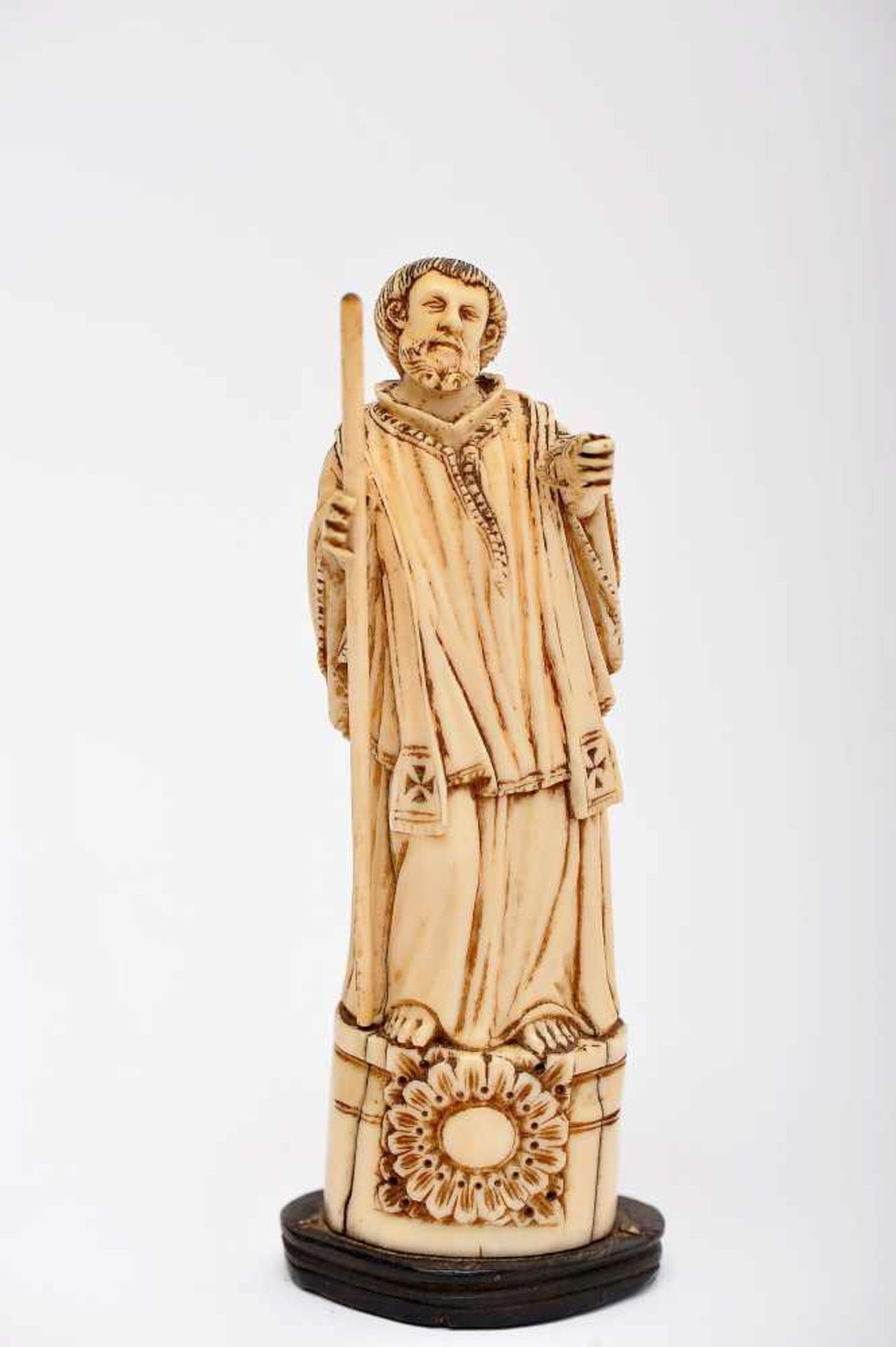 Saint Francis Xavier, ivory sculpture, ebony stand, Indo-Portuguese, 18th/19th C., missing of part