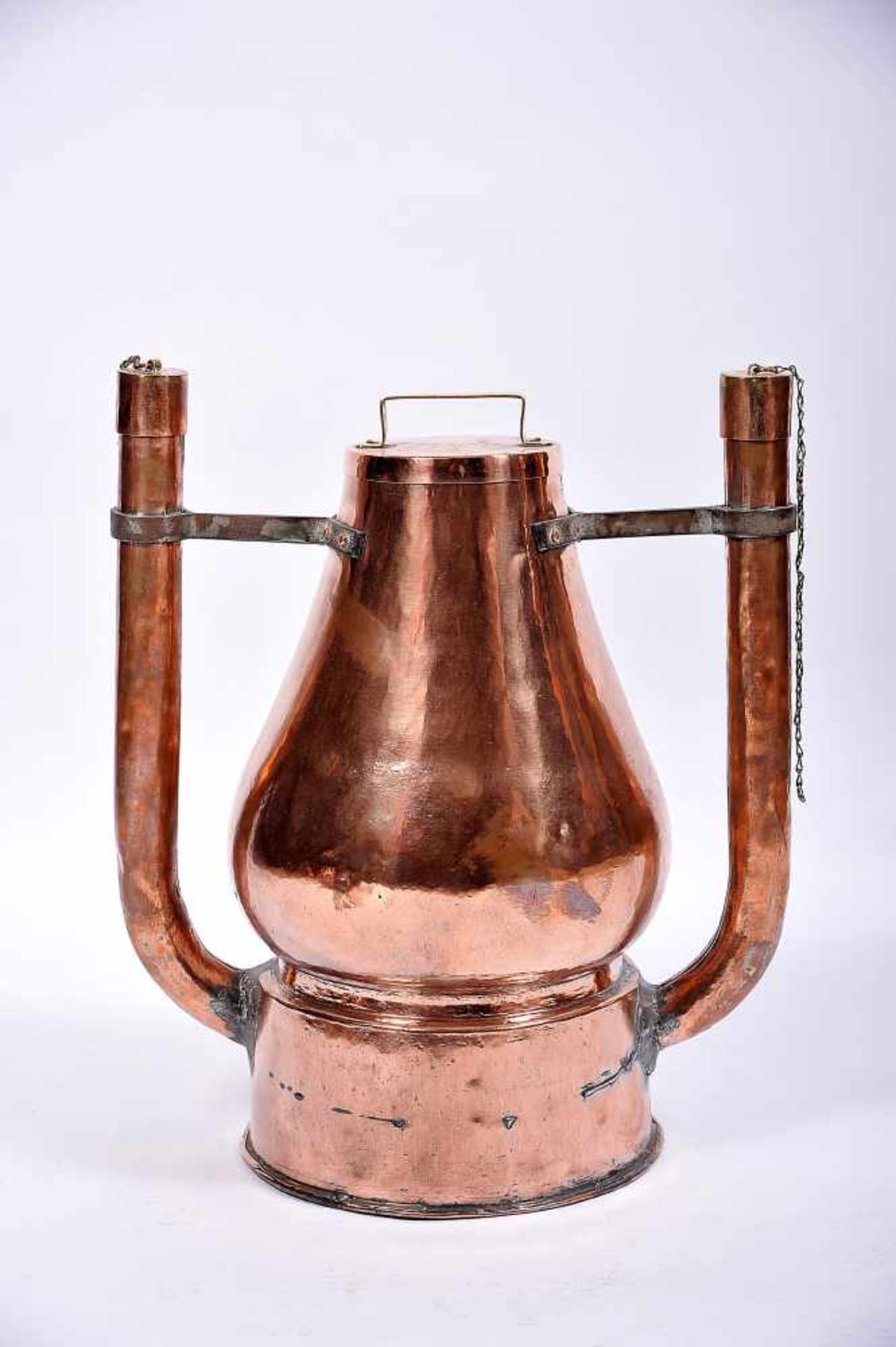 A Covered Boiler, copper, iron applications, Portuguese, 19th C., small bruises, Dim. - 63 cm- - -