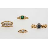 Four diamond, emerald and sapphire rings - montature in oro giallo ed oro bianco [...]