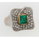 Emerald and diamond ring - montatura in oro bianco ed oro giallo 750/1000 -