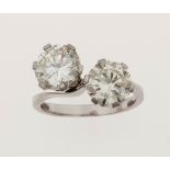 Two brilliant-cut diamonds weighing 2.49 and 2.80 carats - Diamond Report R.A.G. [...]