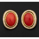 Pair of coral and diamond earrings - montature in oro giallo 750/1000 -