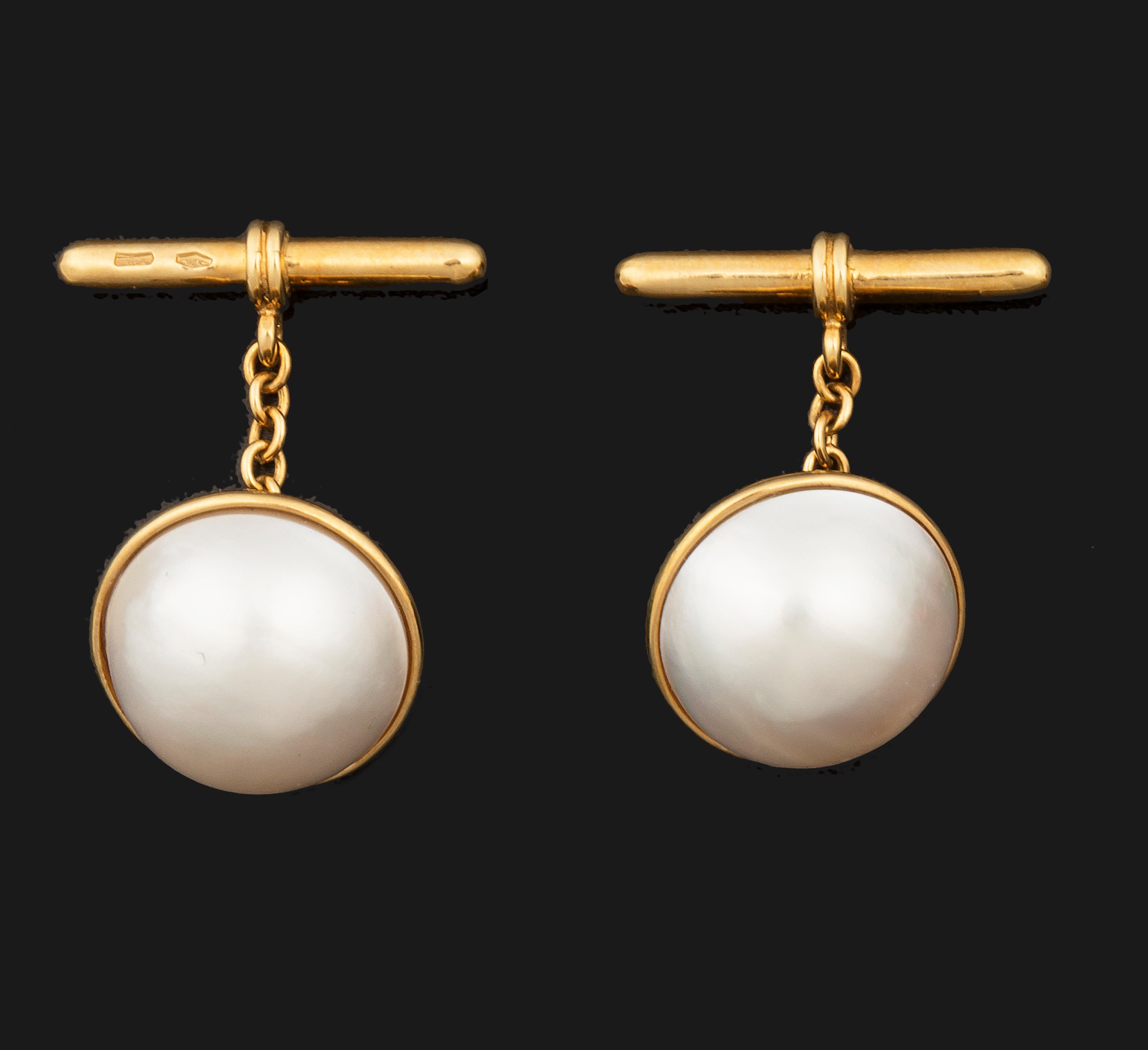 Pair of mabe pearl and gold cufflinks - montatura in oro giallo 750/1000 -