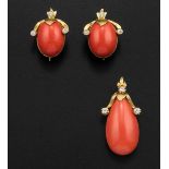 Coral and diamond demi-parure - montature in oro giallo 750/1000 -