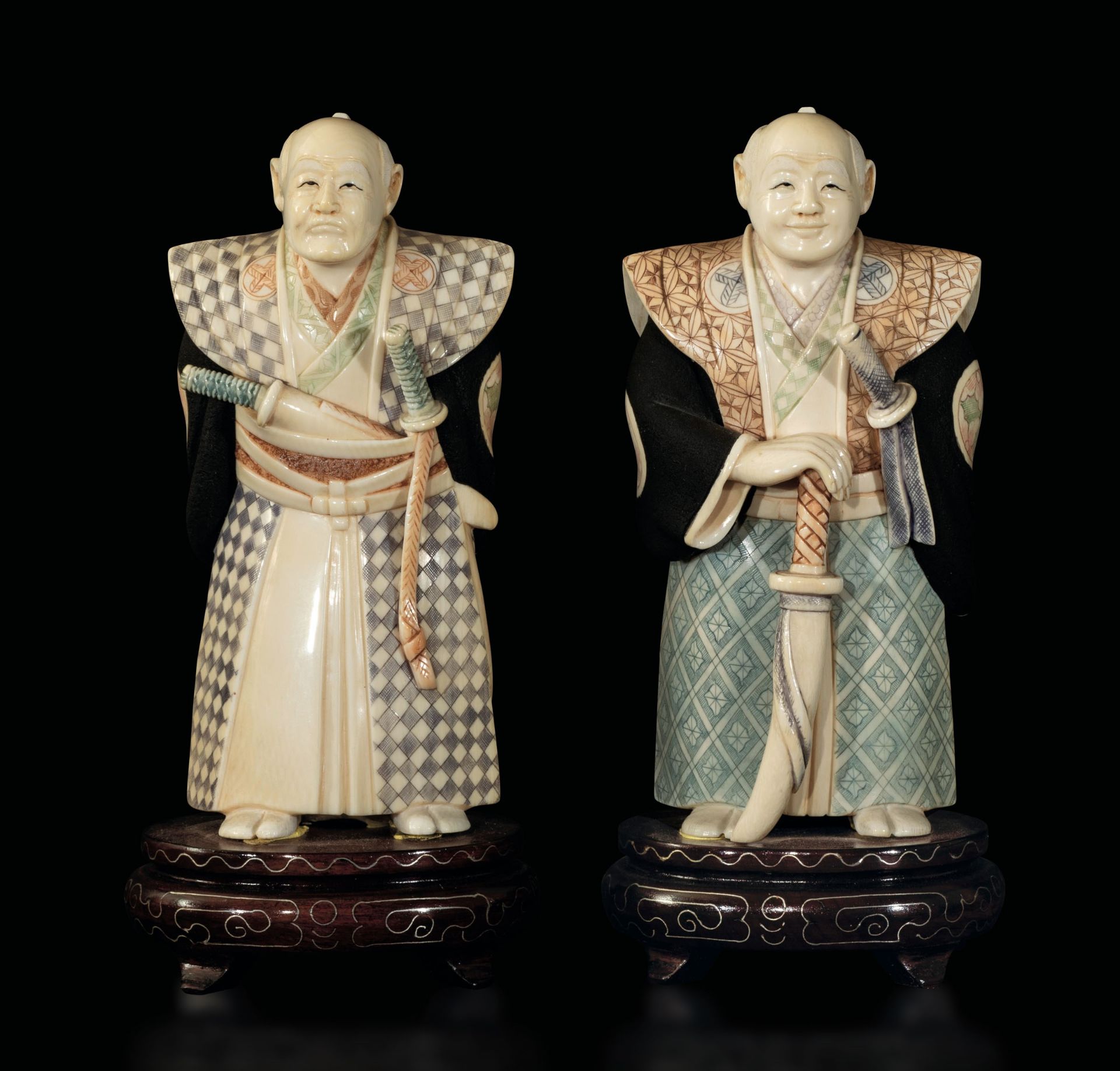 Two carved ivory Samurai, Japan, early 20th century - H 15cm -