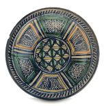 , Piatto Toscana o Lazio, inizio del XVII secolo (?) - Maiolica. Altezza cm 7,5; [...]