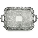 A silver tray, Maison Odiot, Paris, late 1800s - Molten and chiselled silver. 3390gr, [...]