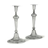 Two silver candle holders, Genoa, mid 1800s - Embossed and chiselled silver. [...]