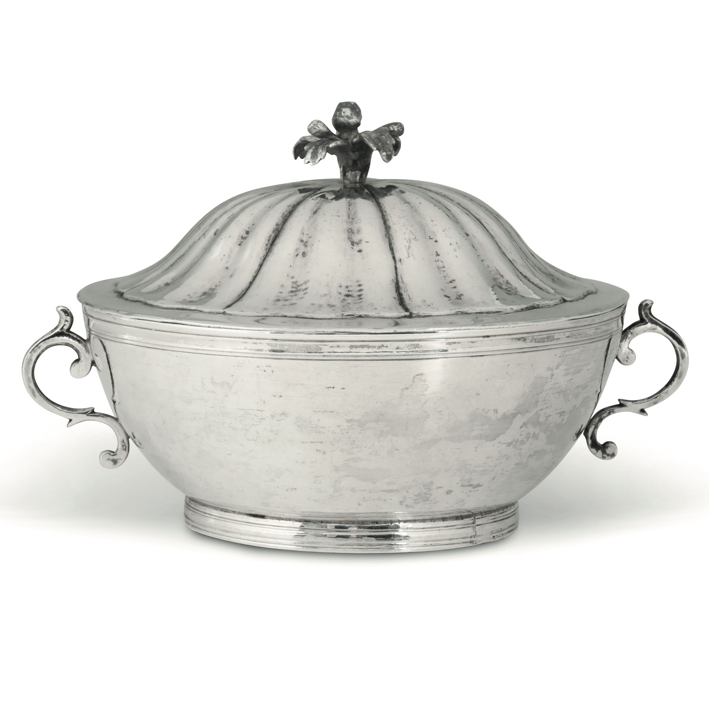 A silver tureen, Brescia, late 1700s - Molten, embossed and chiselled silver. 515gr, [...]