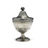 A silver sugar pot, Milan, mid 1700s - Embossed, chiselled and gilt silver. H 16.5cm, [...]