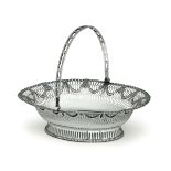A silver basket, London, 1775 - Molten, embossed and perforated silver. Silversmith [...]