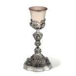 A silver goblet, Italy, late 1800s - Molten, embossed, chiselled and engraved silver, [...]