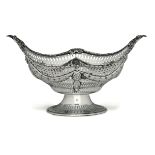 A silver basket, London, 1892 - Molten, perforated and chiselled silver. Silversmith [...]