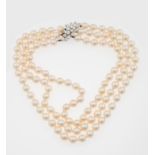 Cultured pearl and diamond necklace - fermezza in oro bianco 750/1000 con diamanti -