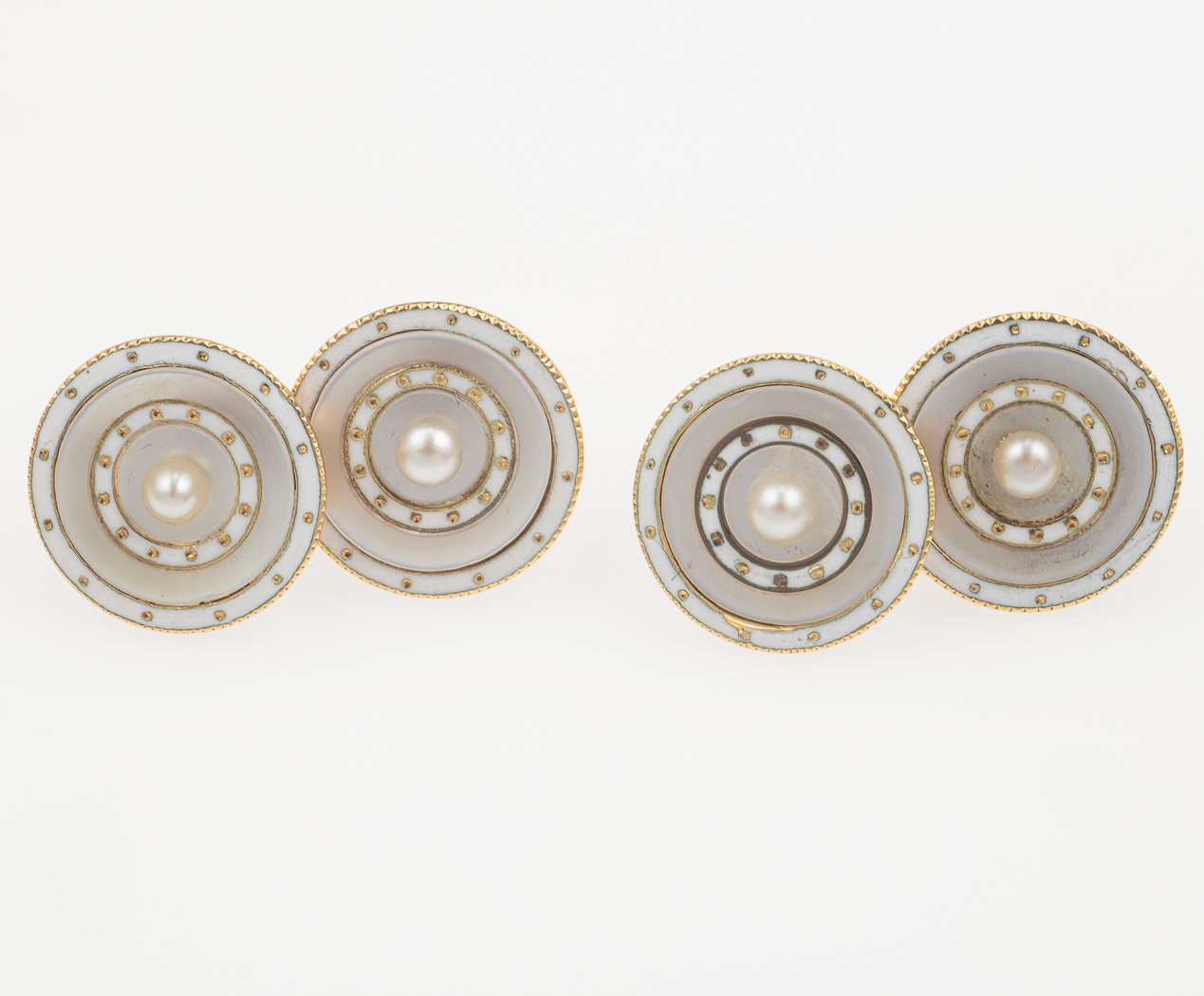 Pair of mother of pearl, enamel and gold cufflinks. Signed Tiffany & Co. - montatura [...]