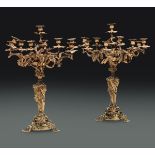 Coppia di candelabri Luigi XV a sette luci in bronzo dorato e cesellato, Francia, XIX [...]