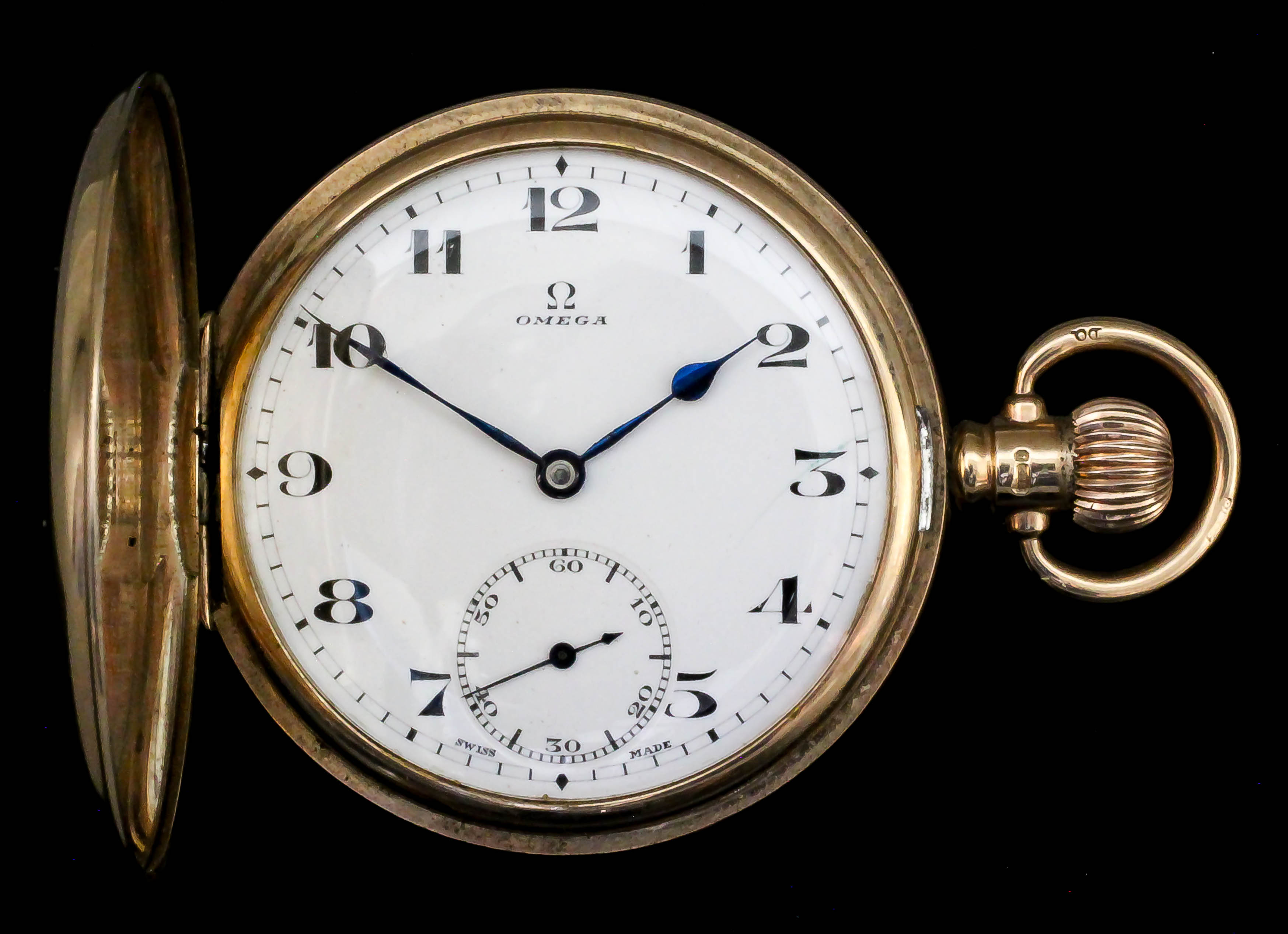 A George V gentleman's Omega 9ct gold full hunting cased keyless pocket watch, No. 5753932, in plain