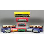 A collection of Hornby '00' gauge trains, including - locomotive and tender "Golden Fleece" No.