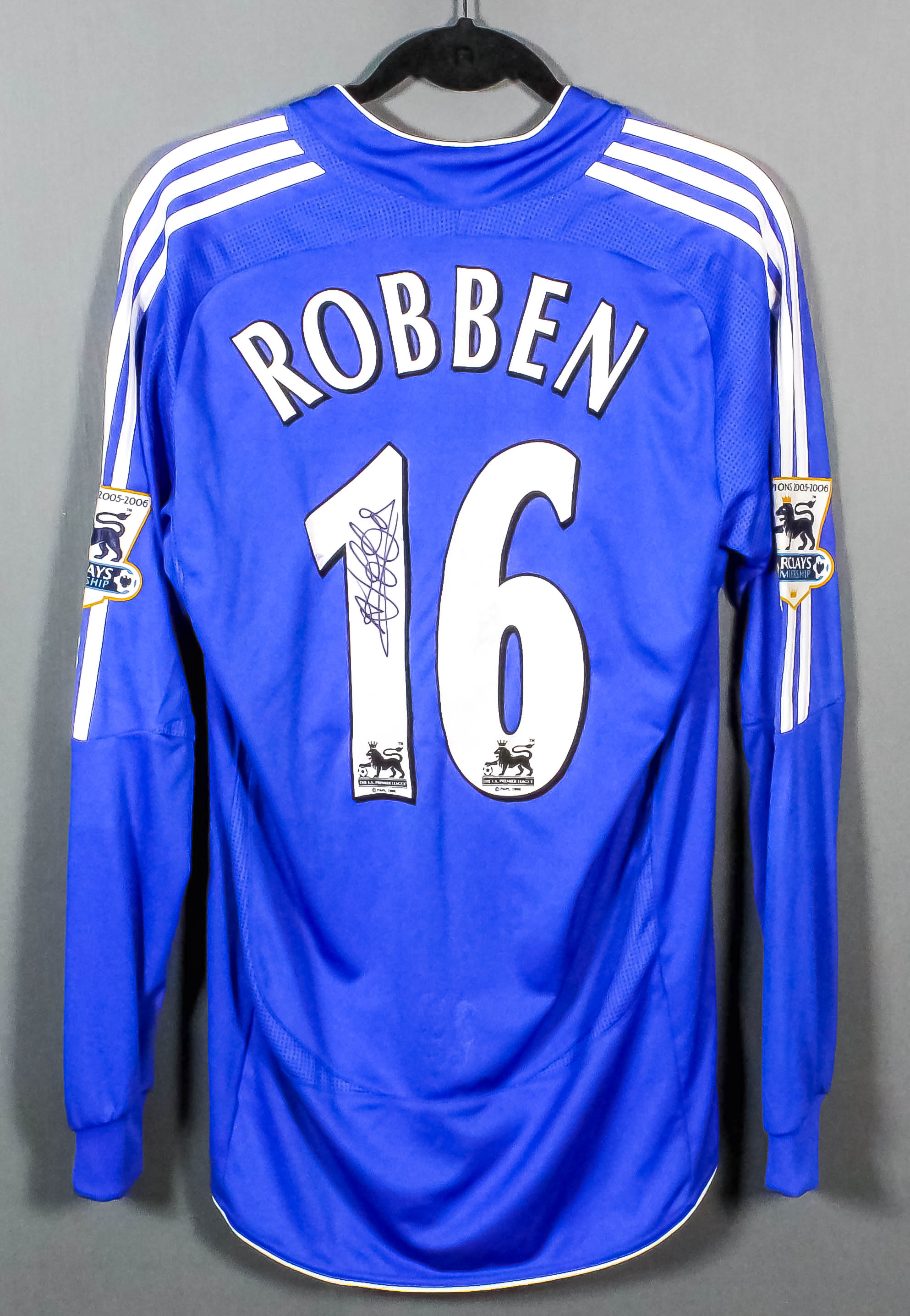 A Chelsea Football Club long sleeve shirt, 2005-2006 season, No. 16, Arjen Robben, signed by