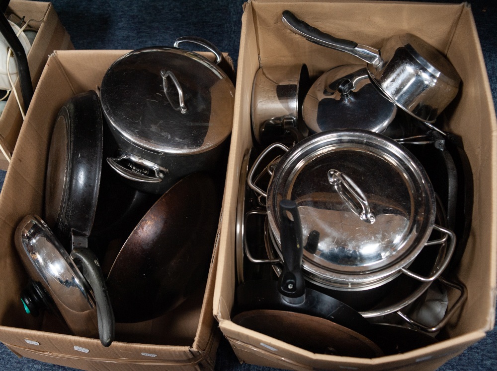 COLLECTION OF STAINLESS STEEL PANS, MAUVIEL, CASA, etc, together with a COLLECTION OF METAL - Image 4 of 4