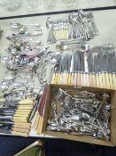 LARGE QUANTITY OF ELECTROPLATE TABLE CUTLERY INCLUDING BONE HANDLED KNIVES