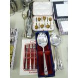 BOXED SET OF 6 COMMUNITY PLATE 'HAMPTON COURT' PATTERN SEAFOOD COCKTAIL FORKS; A MATCHING FRUIT